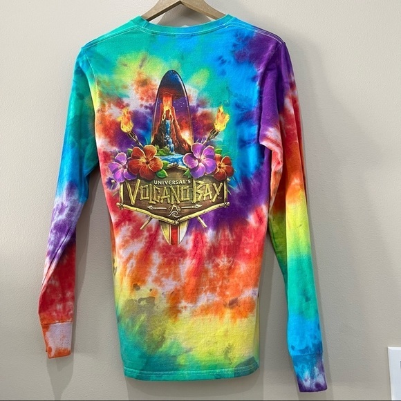 Universal Volcano Bay Tie dye shirt in size S - Picture 3 of 7